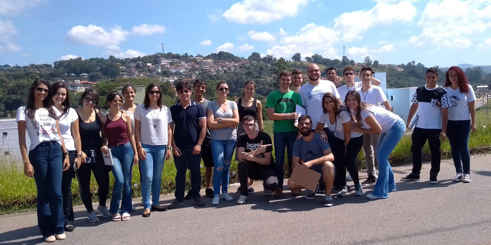 Alunos de Arquitetura e Urbanismo realizam visita técnica no loteamento Nova Cerejeiras