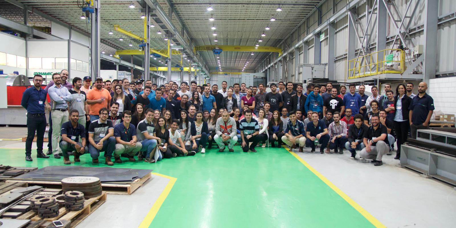 Alunos de Engenharia de Produção e Engenharia Elétrica visitam a empresa Dynamic Air