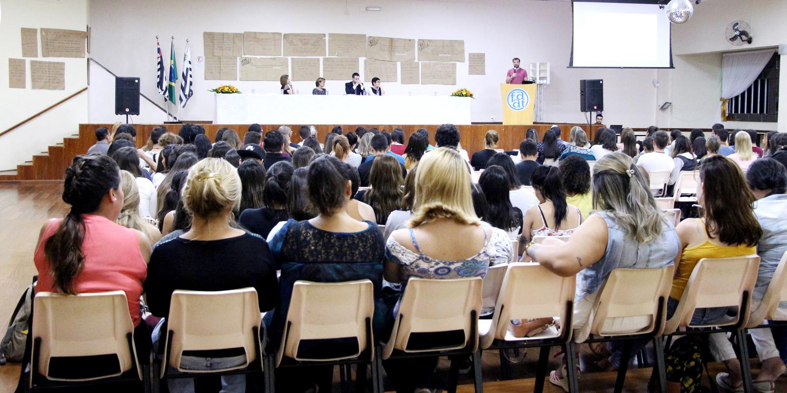 Curso de Psicologia da FAAT promove palestras com temas atuais