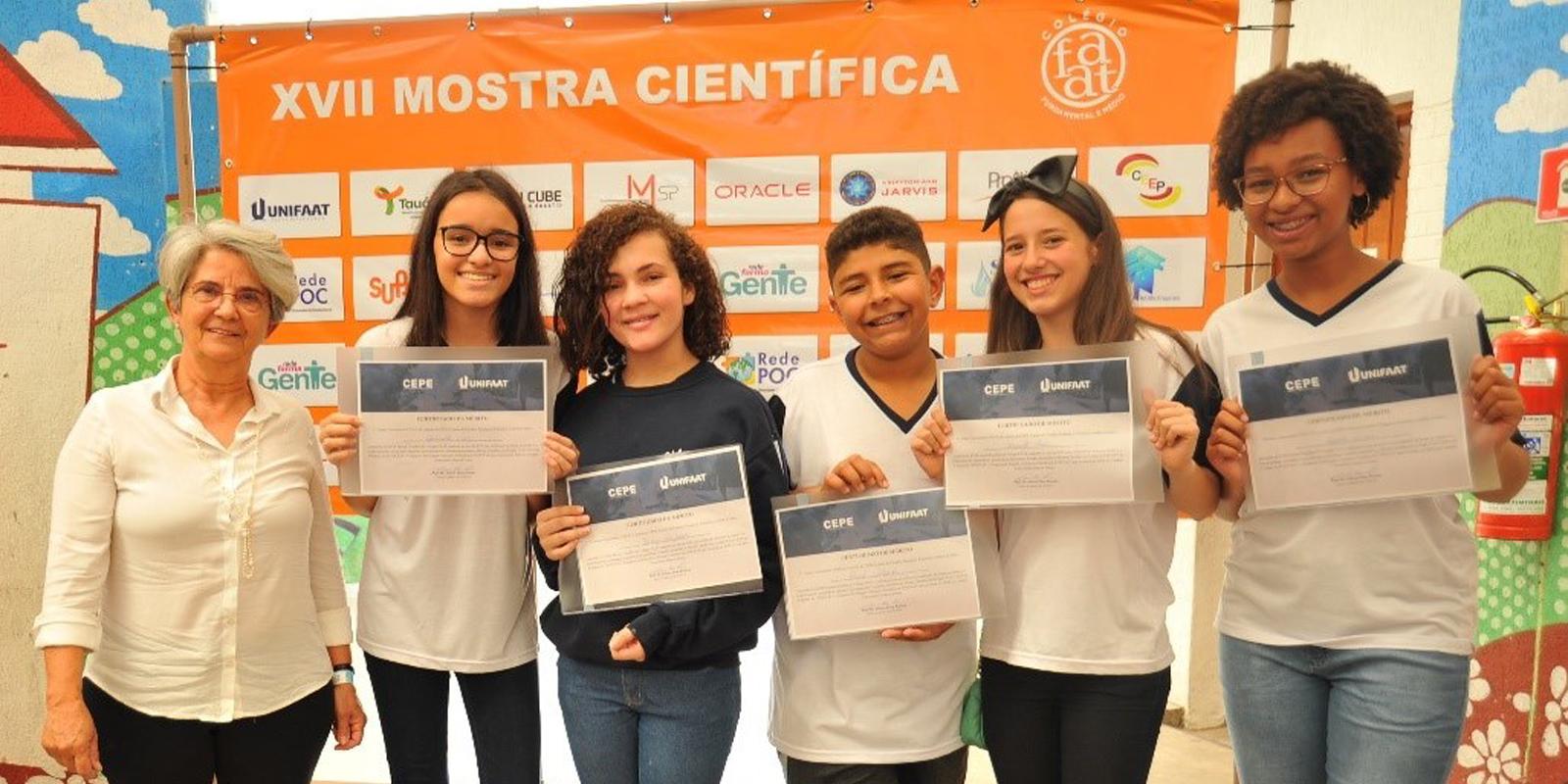 Alunos se destacam na 17ª Mostra Científica do Colégio FAAT