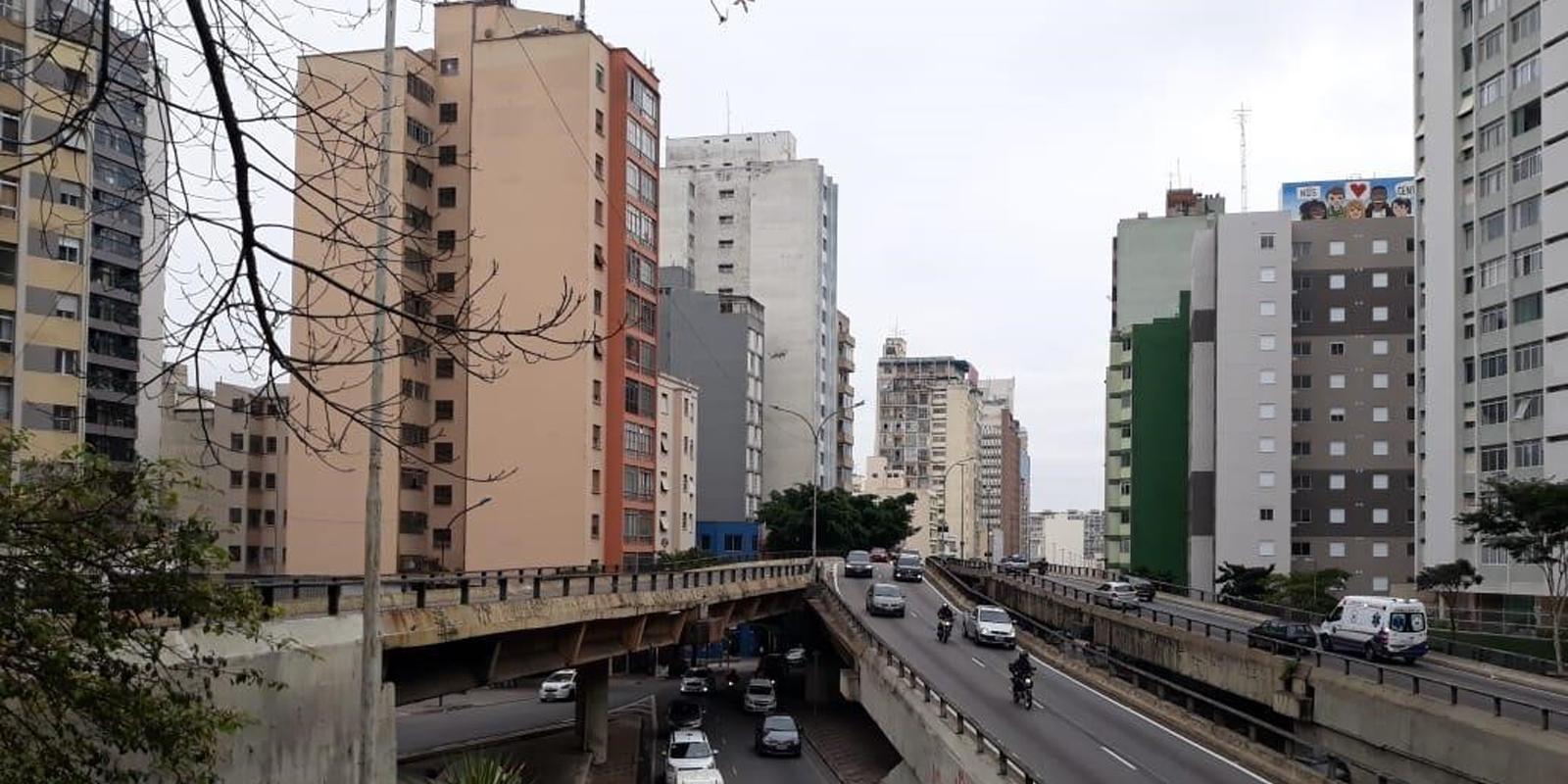 Acadêmicos de Arquitetura e Urbanismo realizam estudo de campo no Elevado Presidente João Goulart