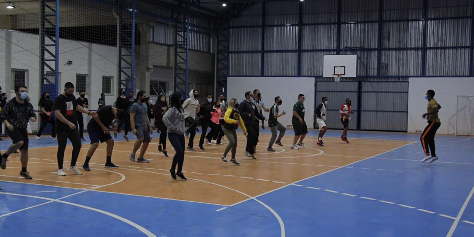 Aula de Fisiologia do Exercício agita a UNIFAAT