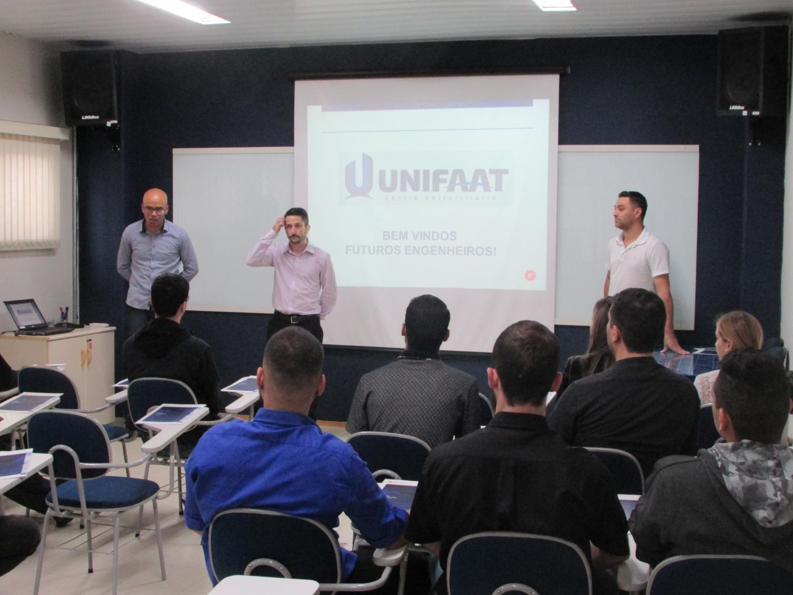 Alunos de Engenharia de Produção visitam a empresa Glassec Viracon