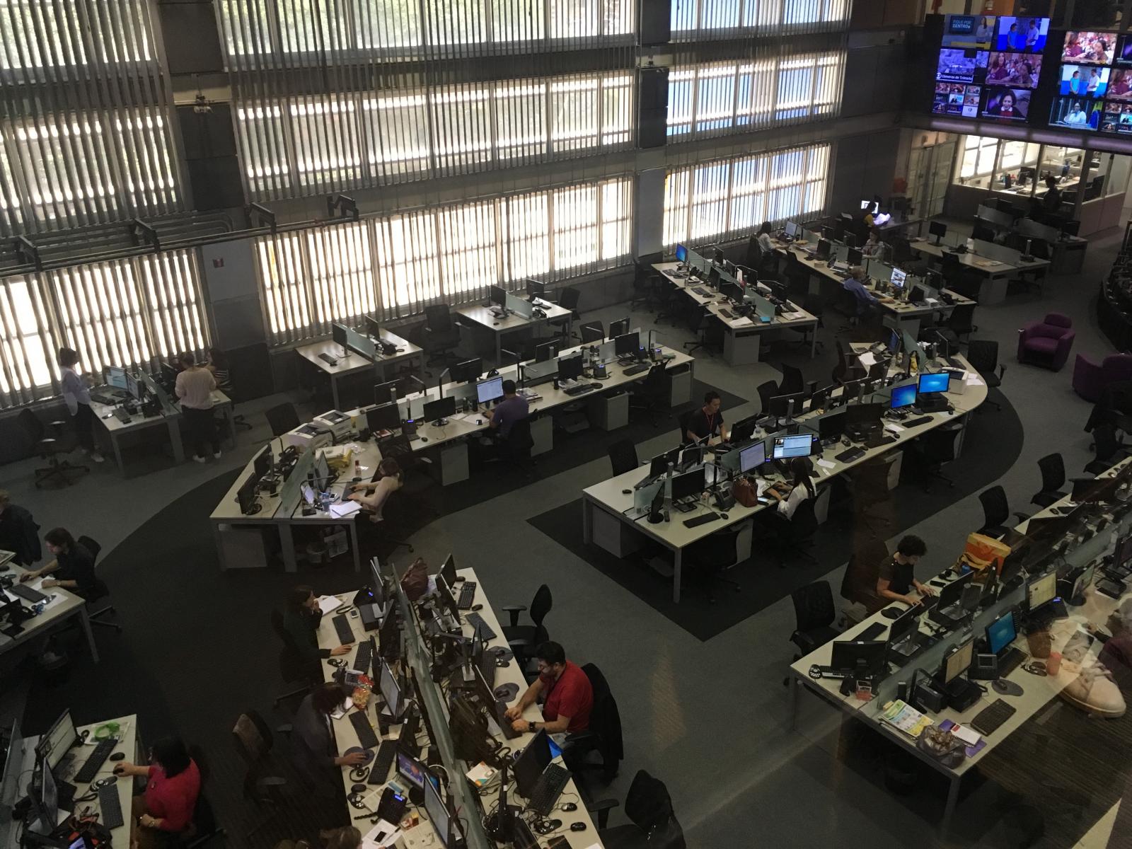 Alunos de Jornalismo visitam os estúdios da Rede Globo