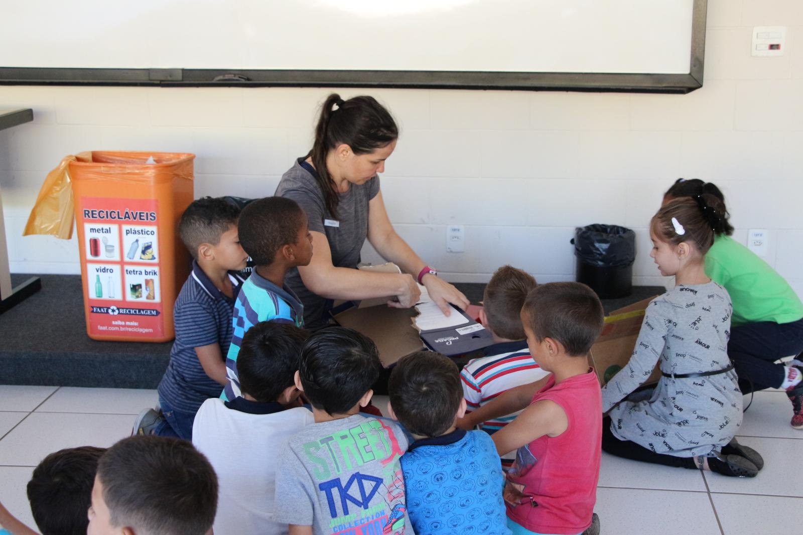 UNIFAAT recebe alunos da Escola Municipal Educador Paulo Freire