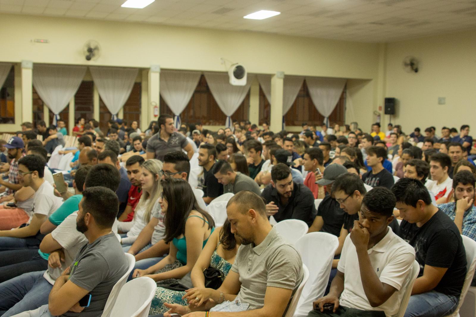 VII Semana das Engenharias reúne palestras e as tradicionais competições Ponte de Macarrão e Sumô de Robôs