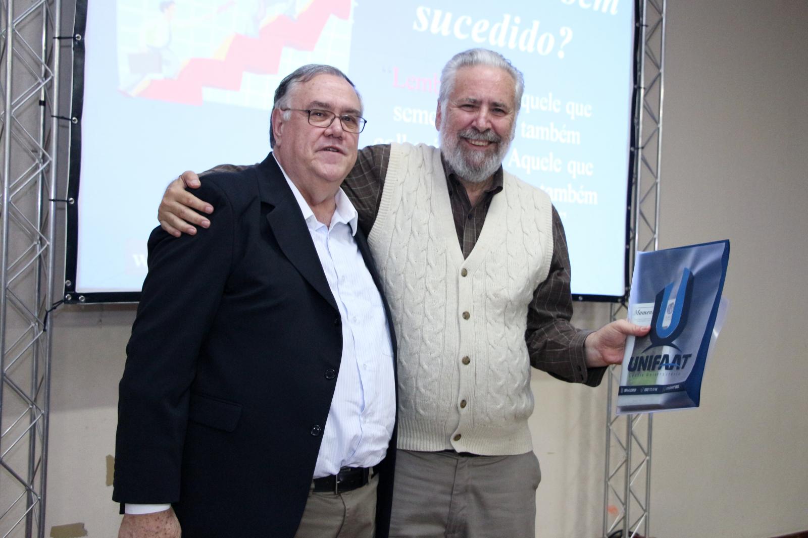 Professor José Carlos Marion abordou “A importância da Contabilidade e da Administração para a empresa Moderna” em palestra para estudantes da UNIFAAT