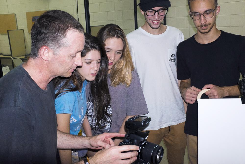 Curso de Publicidade e Propaganda ganha estúdio de foto digital