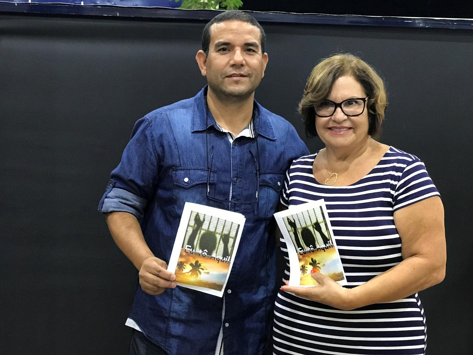 Pinturas e relatos dos alunos do Centro de Ressocialização de Atibaia estão em exposição na Biblioteca