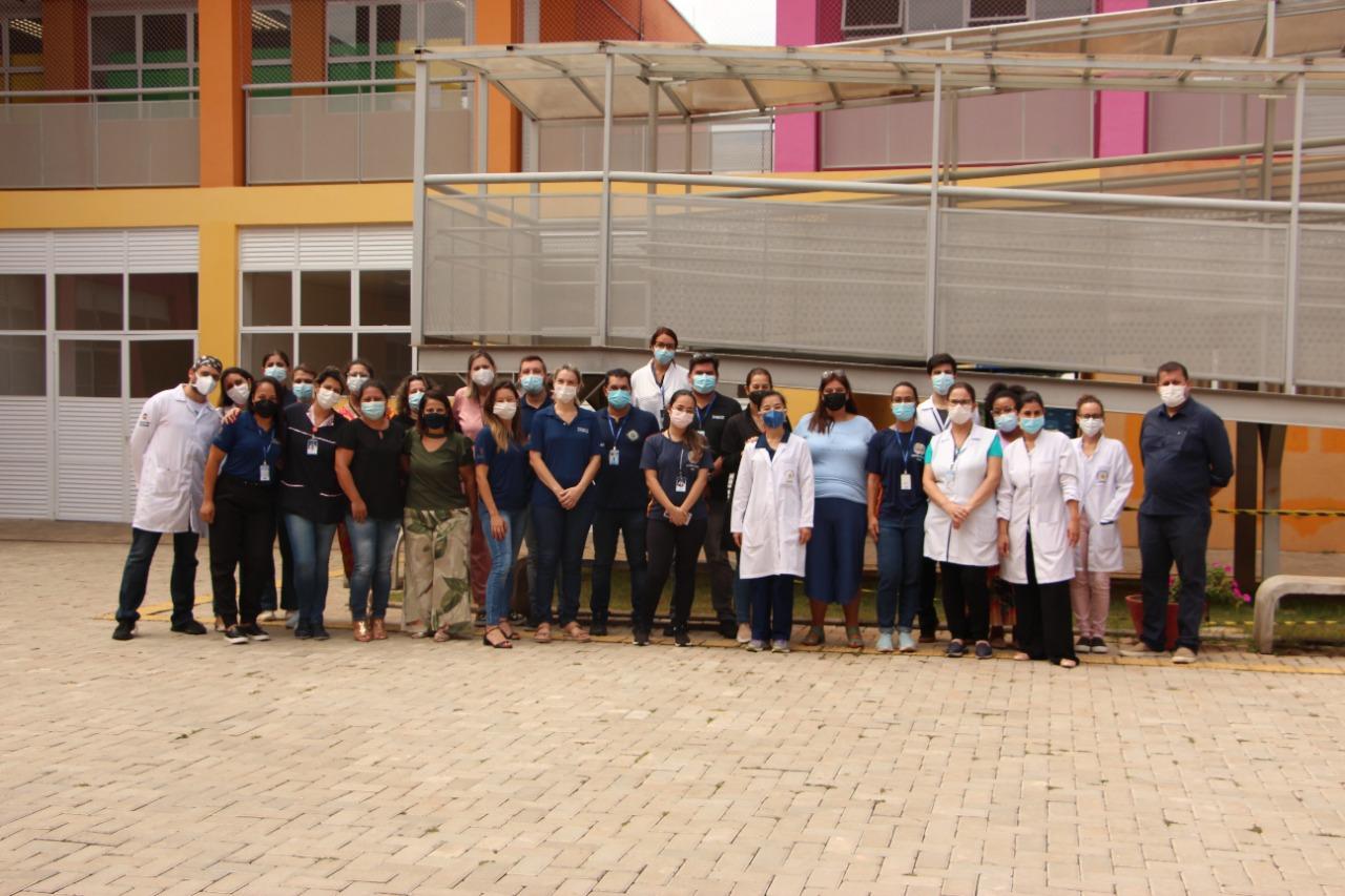 Dia Lilás contou com a participação de alunos do curso de Enfermagem da UNIFAAT