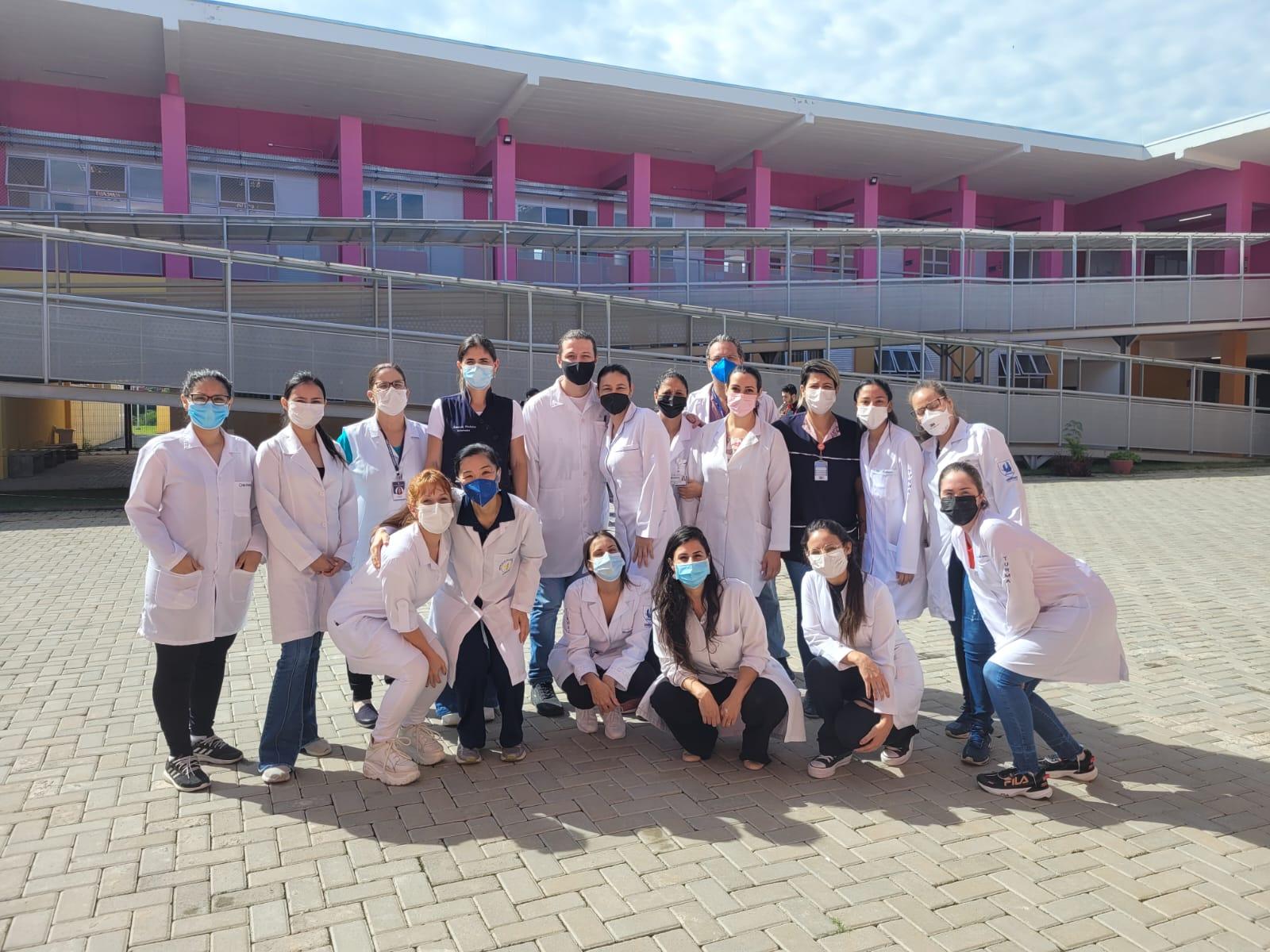 Dia Lilás contou com a participação de alunos do curso de Enfermagem da UNIFAAT